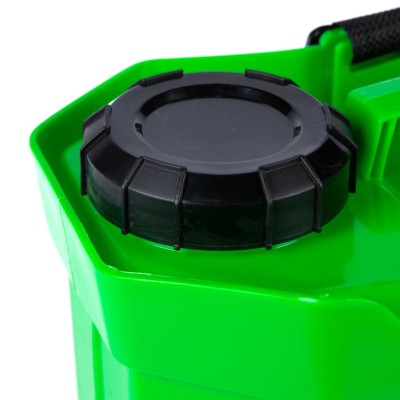 Poza Pompa de stropit cu acumulator Micul Fermier MF-PA1006-S001-G01, volum 16 litri. Poza 44298